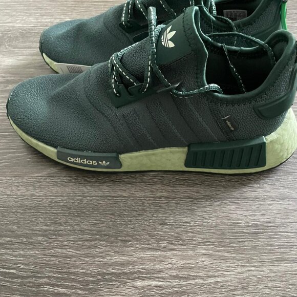 BRAND NEW Adidas NMD R1 Green US Size 8 - Picture 2 of 3